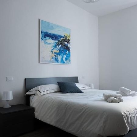 Private Room: The Port Apartment Scirocco リヴォルノ エクステリア 写真
